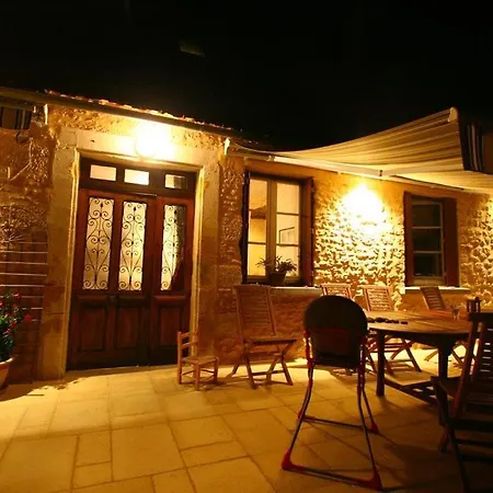 Semesterbostad Sarlat, 600 M A Pied Du Centre Historique, Maison La Salamandre