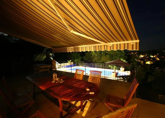 Tatil Evi Sarlat, 600 M A Pied Du Centre Historique, Maison La Salamandre *