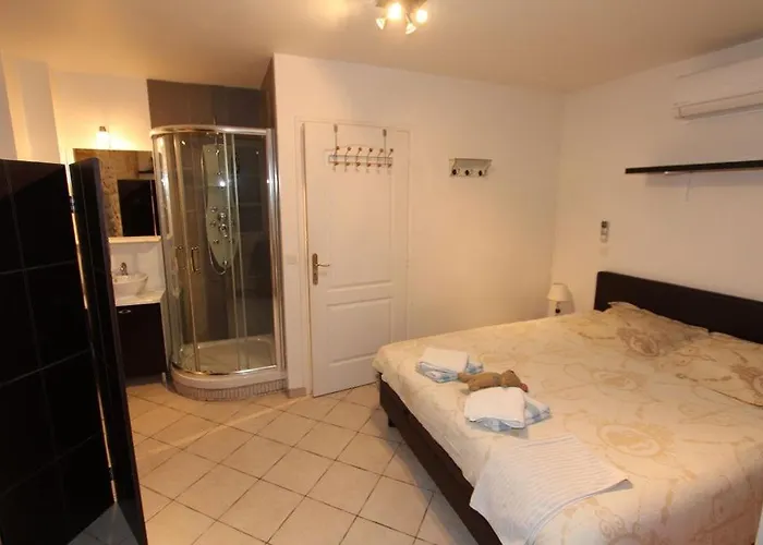 Sarlat, 600 M A Pied Du Centre Historique, Maison La Salamandre *